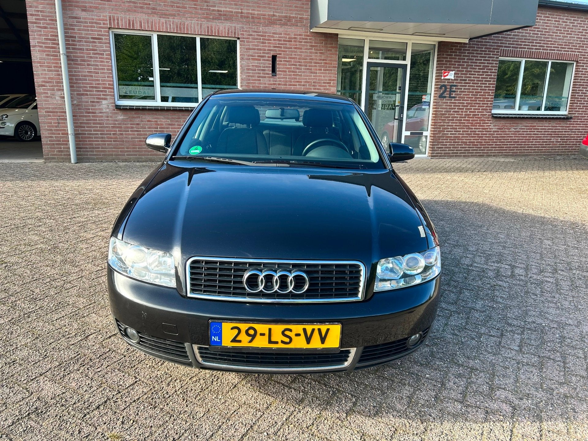 Audi A4 Limousine 1.6 // Inruilkoopje // APK 2-5-2027, Gebruikt, 680 kg, 4 cilinders, A4