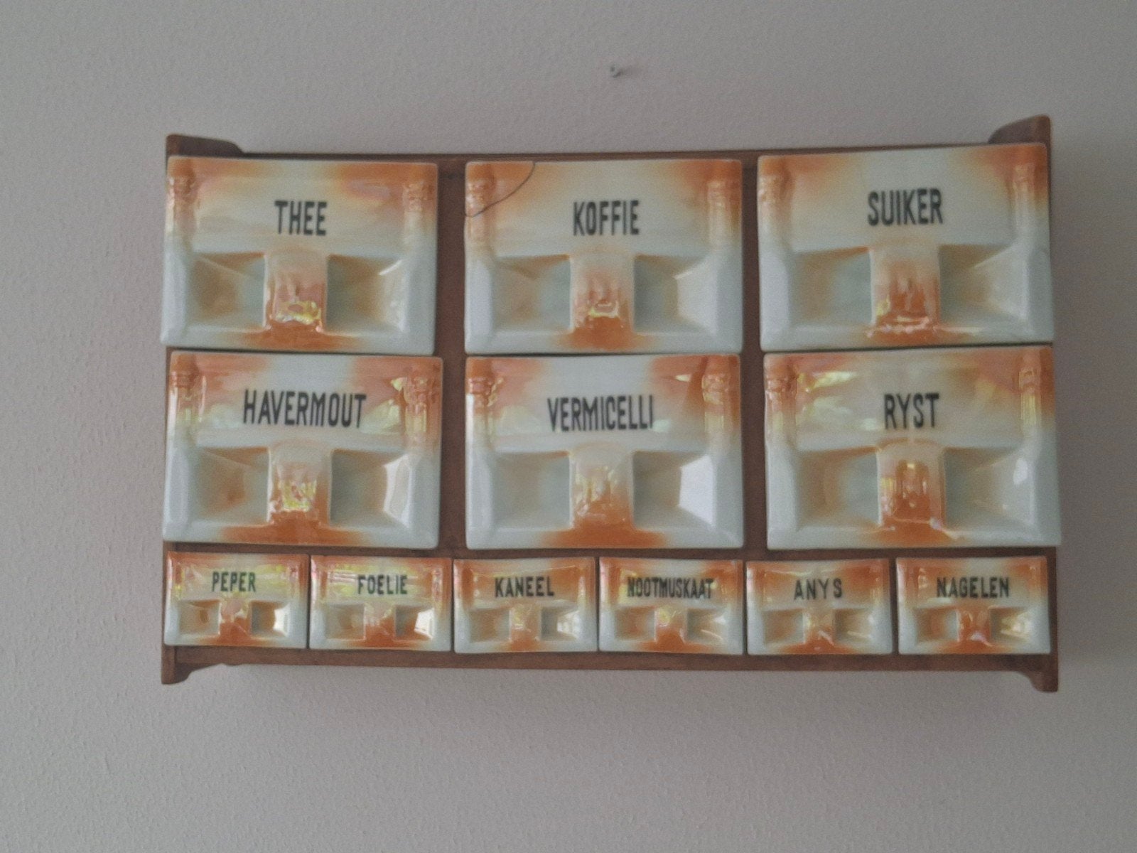 Vintage kruidenrek met 12 porseleinen bakjes, Ophalen