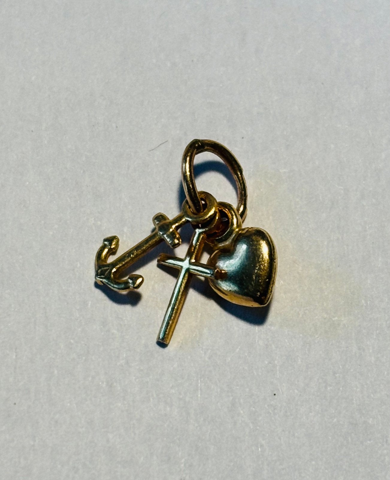Gouden geloof hoop liefde hanger 14 krts., Overige merken, Verzenden, Nieuw, 1 bedel