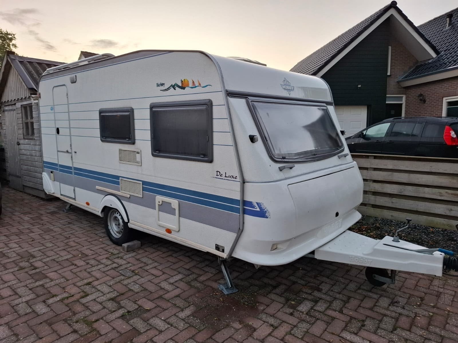Hobby caravan 440 Deluxe,nette staat met voortent,fietsenrek, Caravans en Kamperen, Caravans, Vast bed, Hobby, Treinzit, Particulier