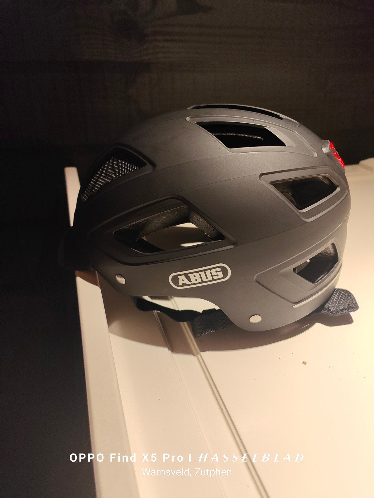 ABUS Fietshelm - Zo goed als nieuw, Fietsen en Brommers, Ophalen, M, Zo goed als nieuw, ABUS