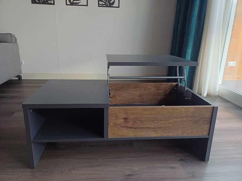 Meubels: Eettafel, Dressior, salontafel, stoelen, Ophalen