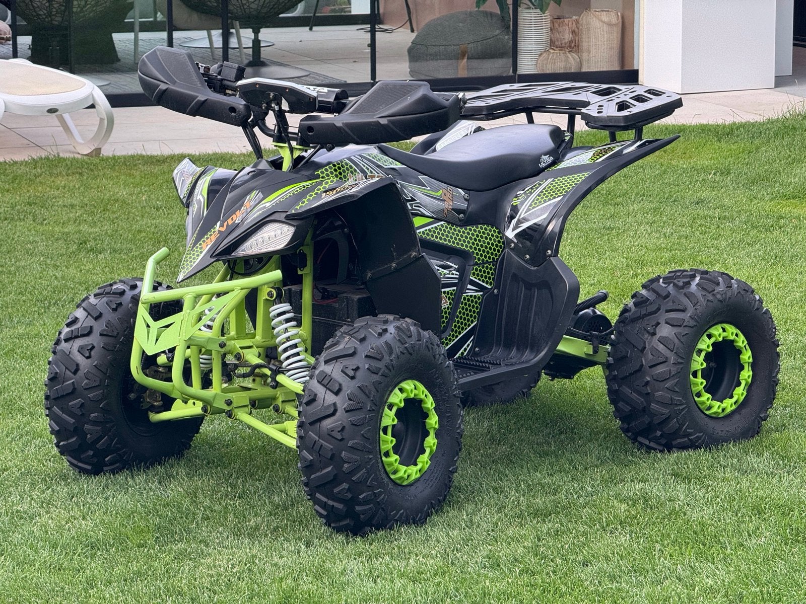 Bijna nieuwe elektrische qaud 1500 watt ultra motors 424 km, Fietsen en Brommers, Minibikes, Midibikes en Pitbikes, Ophalen, Zo goed als nieuw