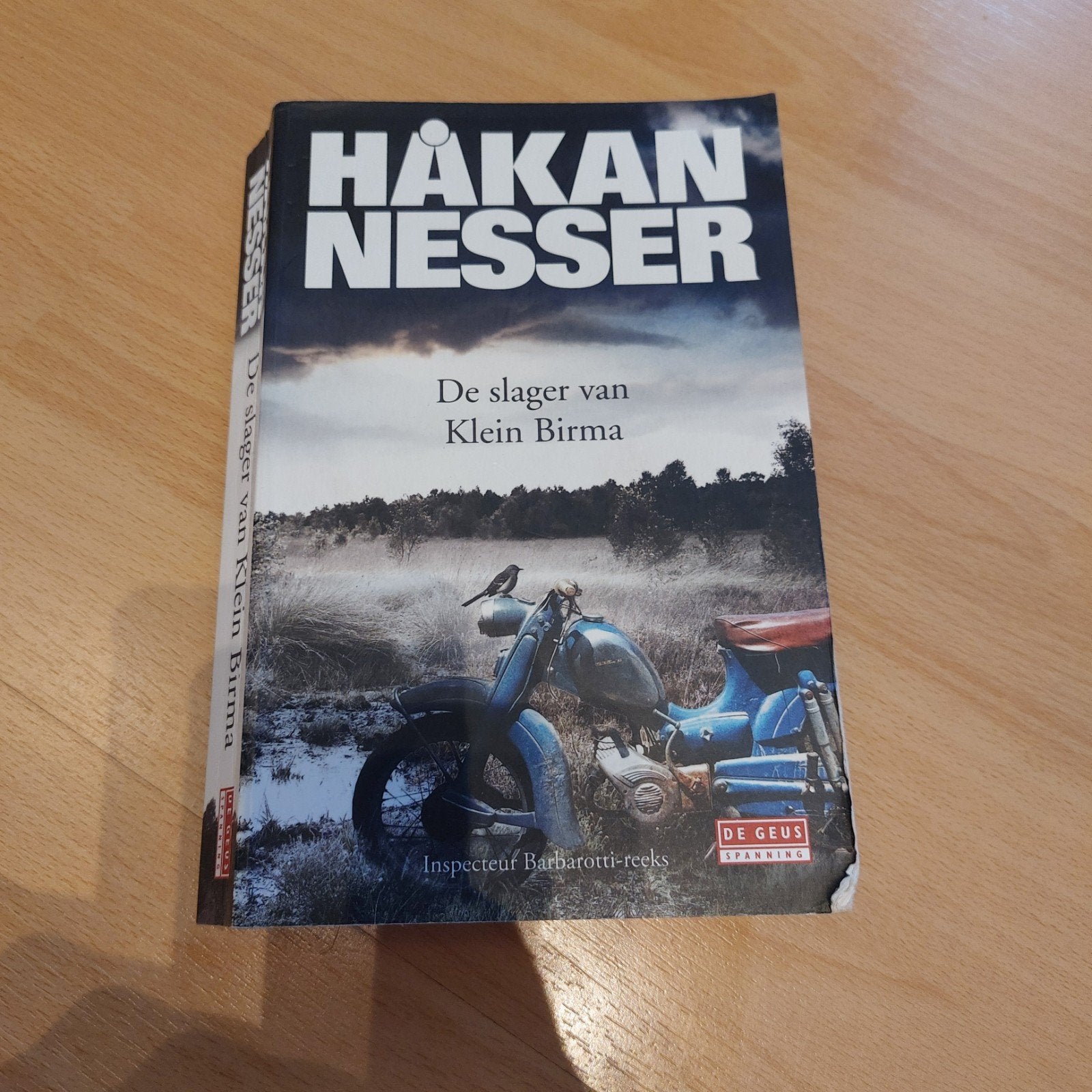 Håkan Nesser - De slager van Klein Birma, Boeken, Ophalen of Verzenden, Gelezen, Håkan Nesser