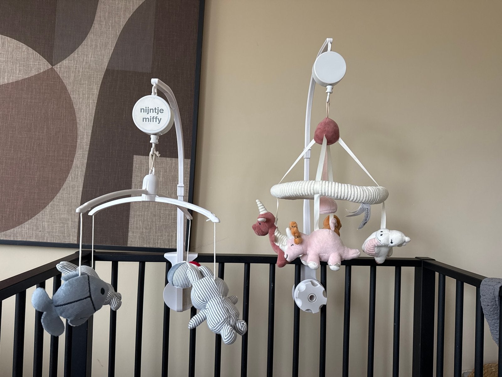 Nijntje en Dinosaurus Mobiel voor Babybedje, Ophalen, Zo goed als nieuw, Mobiel