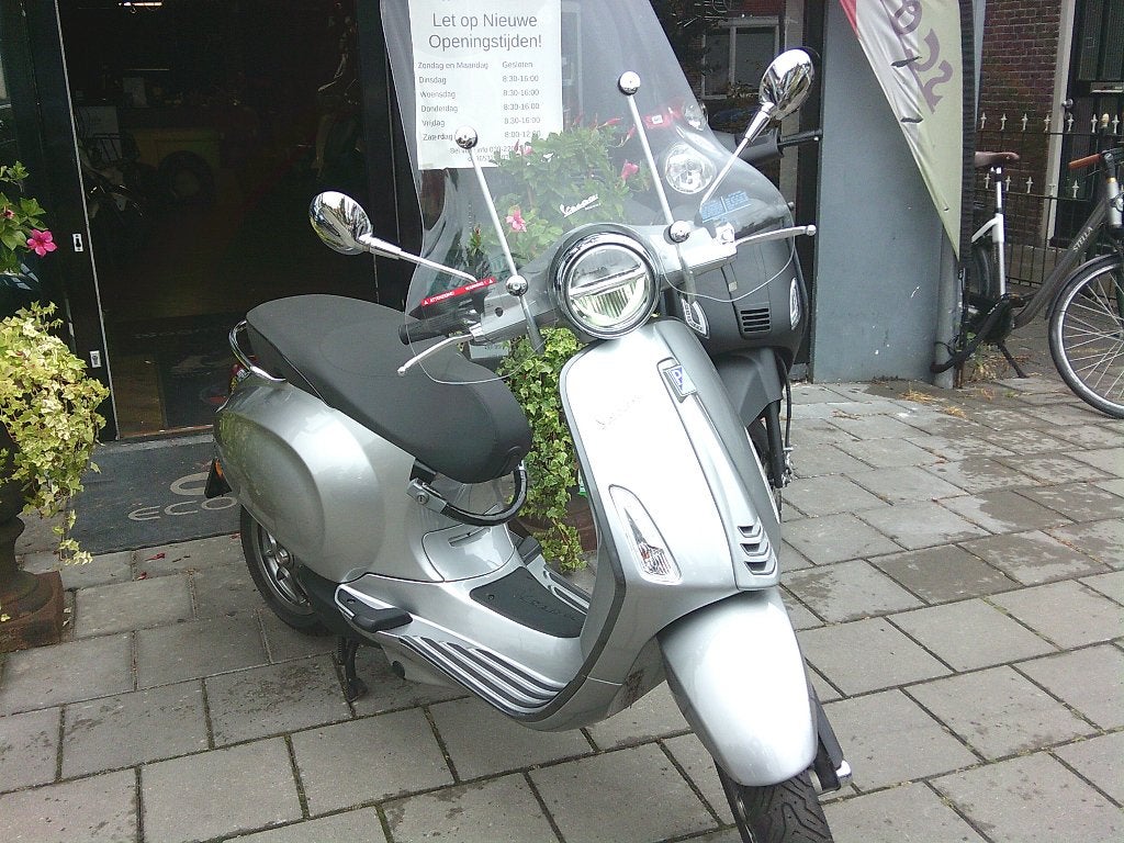 Vespa Elettritca 25 km nieuwstaat 268 km gereden, De bilt, Elektrisch, Ophalen of Verzenden, Zo goed als nieuw