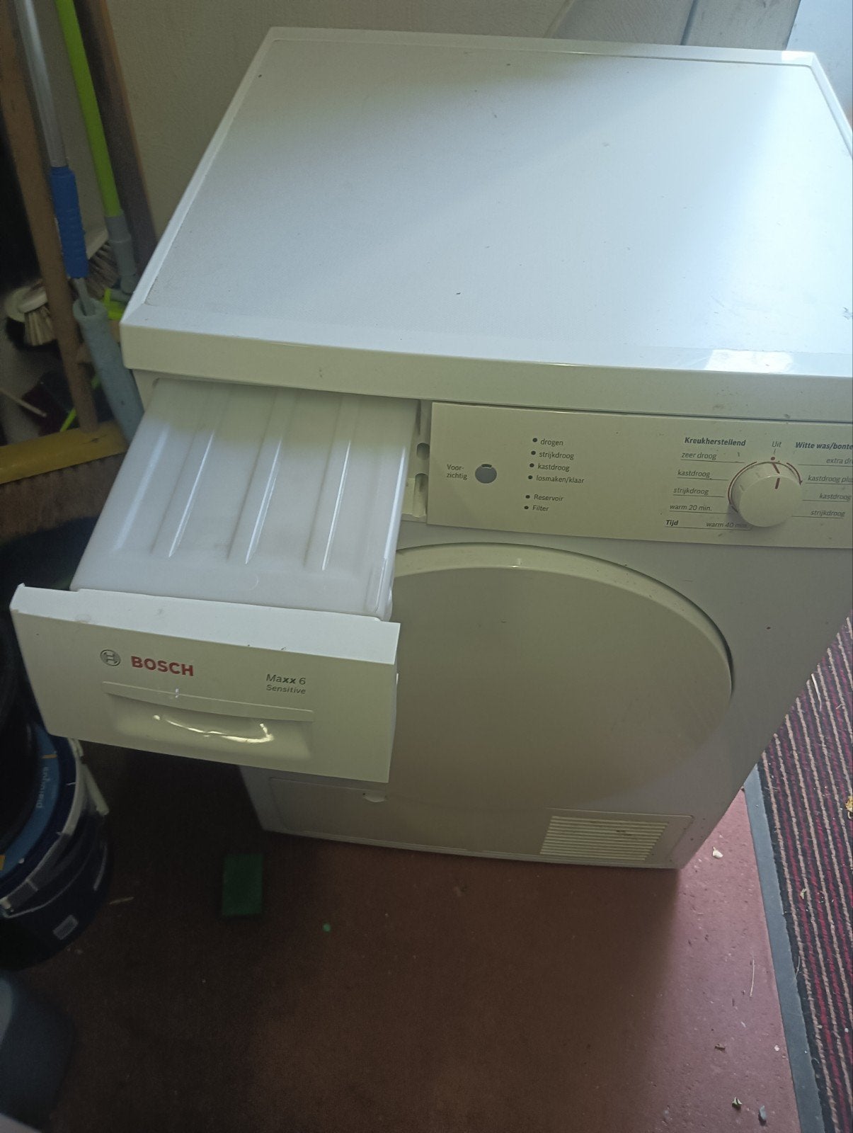 Bosch Maxx 6 Sensitive Condensdroger, Ophalen