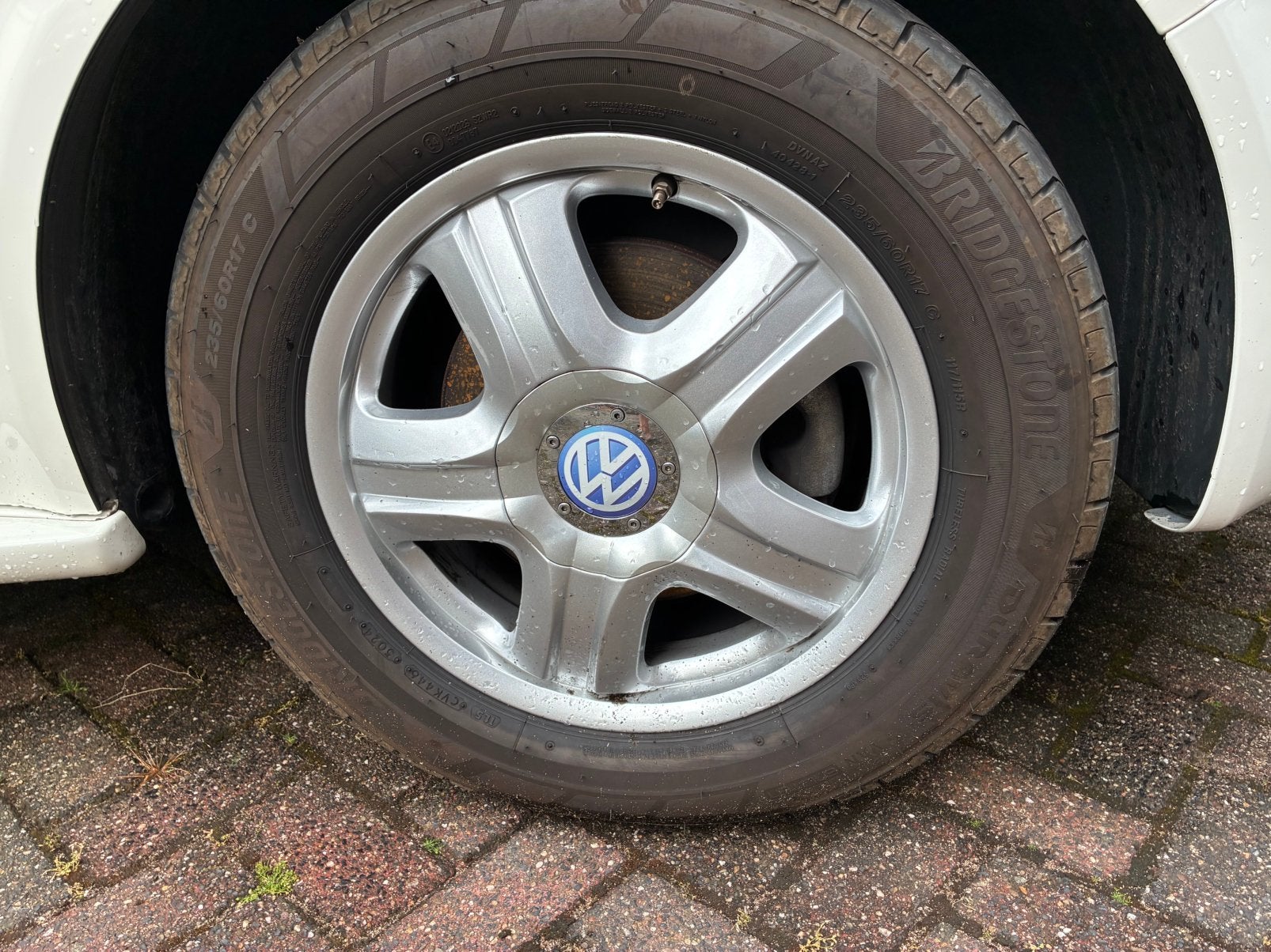 GEZOCHT: Borbet velg voor Volkwagen T5.1, Ophalen of Verzenden, 17 inch, Zomerbanden, Velg(en)