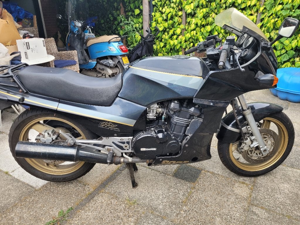 Kawasaki GPZ 900 r, Motoren, Ophalen, Gebruikt