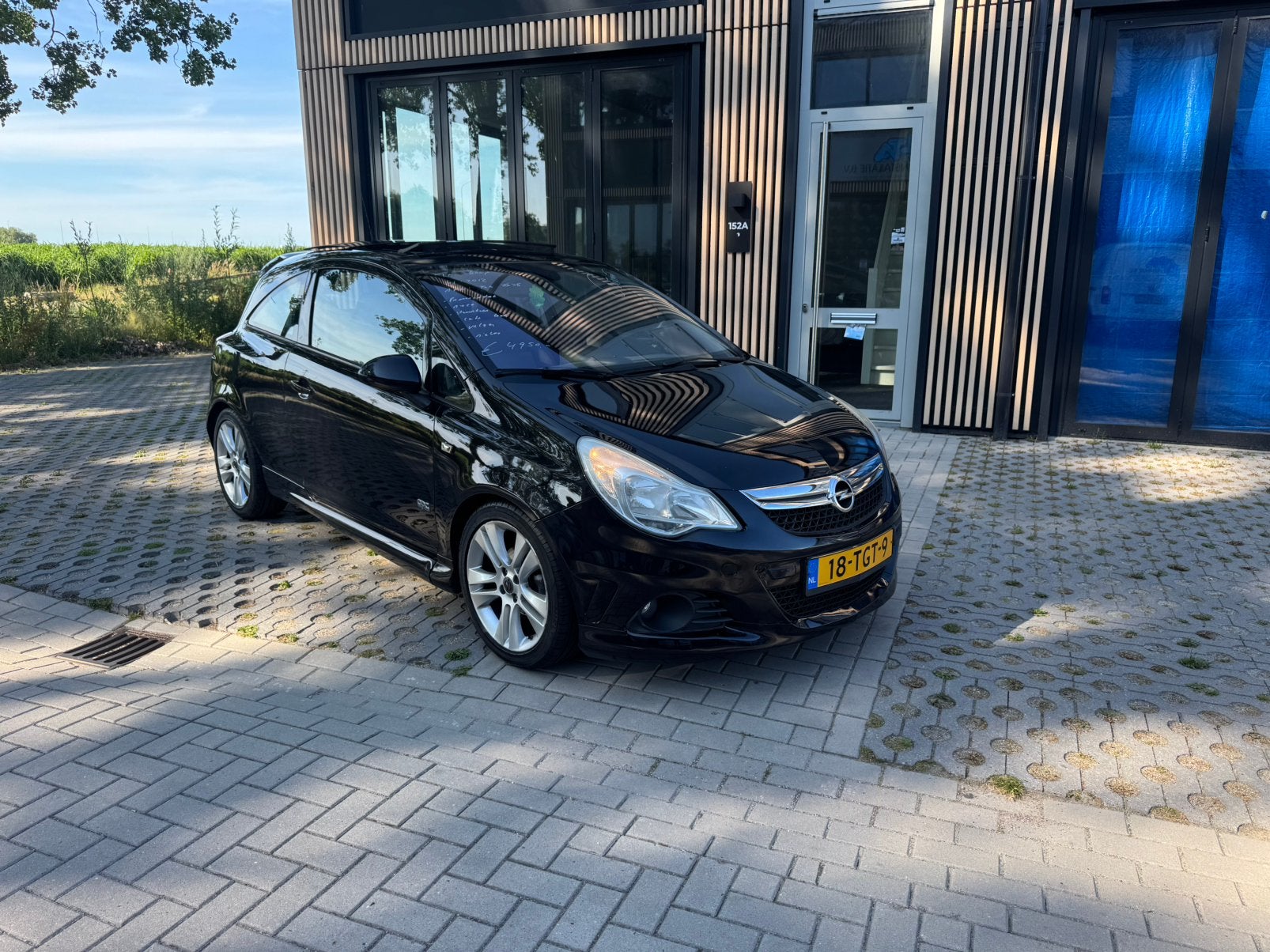 Opel Corsa 1.2 16V 3D automaat 2012 Zwart opc Panoramadak, Auto's, 450 kg, 40 €/maand, 4 cilinders, 1229 cc