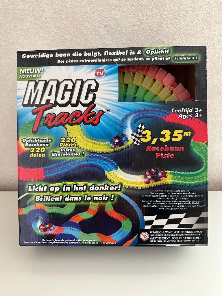 Glow in the dark Magic Tracks met lichtgevende auto - ZGAN!, Ophalen of Verzenden, Zo goed als nieuw