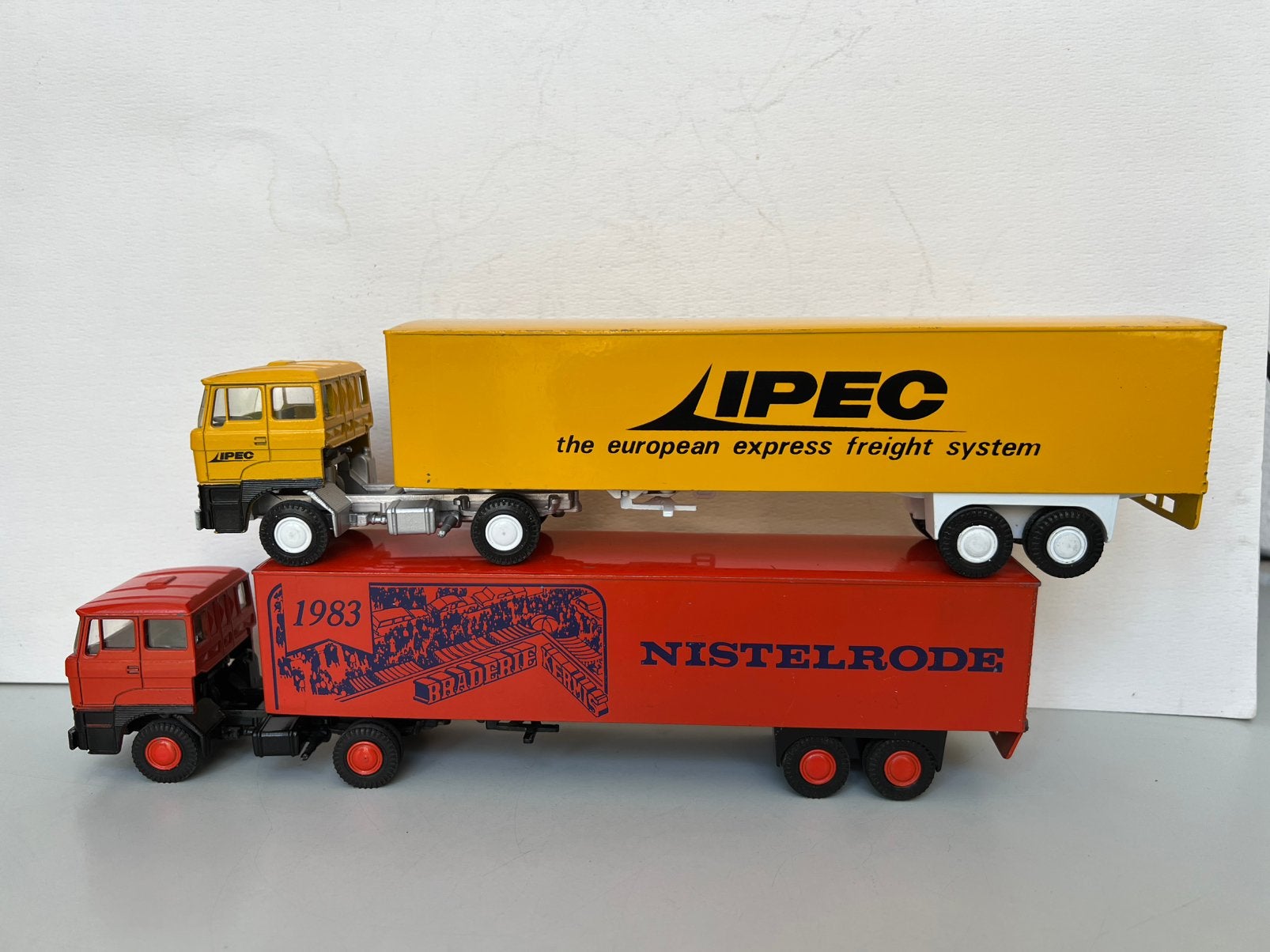 2 x Daf 2800 Trekker met Eurotrailer’s, Ophalen of Verzenden, Zo goed als nieuw, Bus of Vrachtwagen, Lion Toys