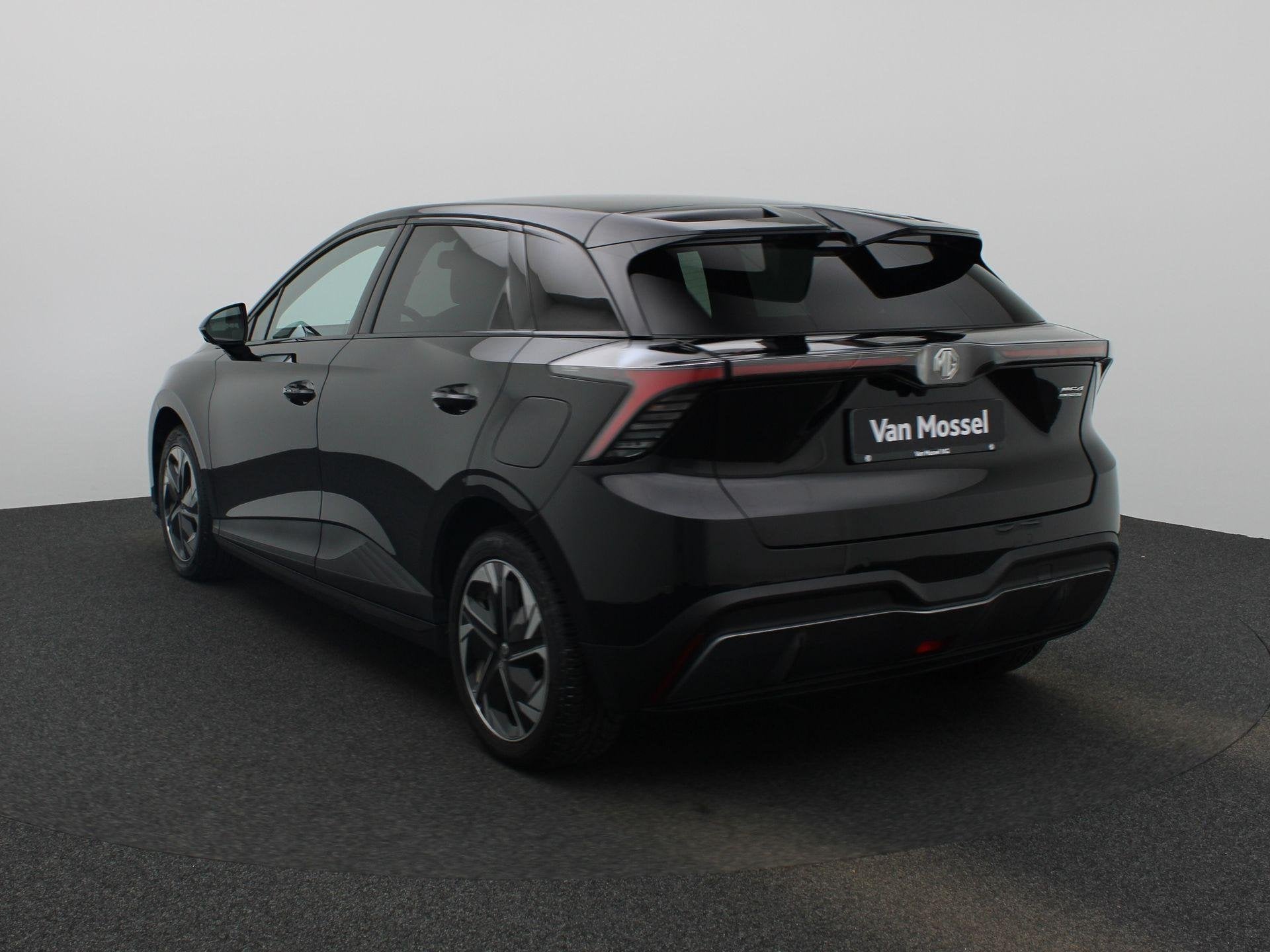 MG 4 Long Range 64kWh Luxury | Navi | 360 Camera | Led Kopla, Auto's, MG, Automaat, 12 maanden, Gebruikt, 1675 kg