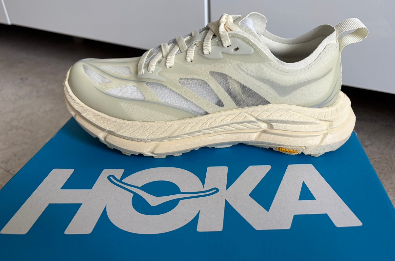 HOKA sneakers - hardloopschoenen maat 36 2/3!, Overige merken, Hardloopschoenen, Nieuw, Ophalen of Verzenden