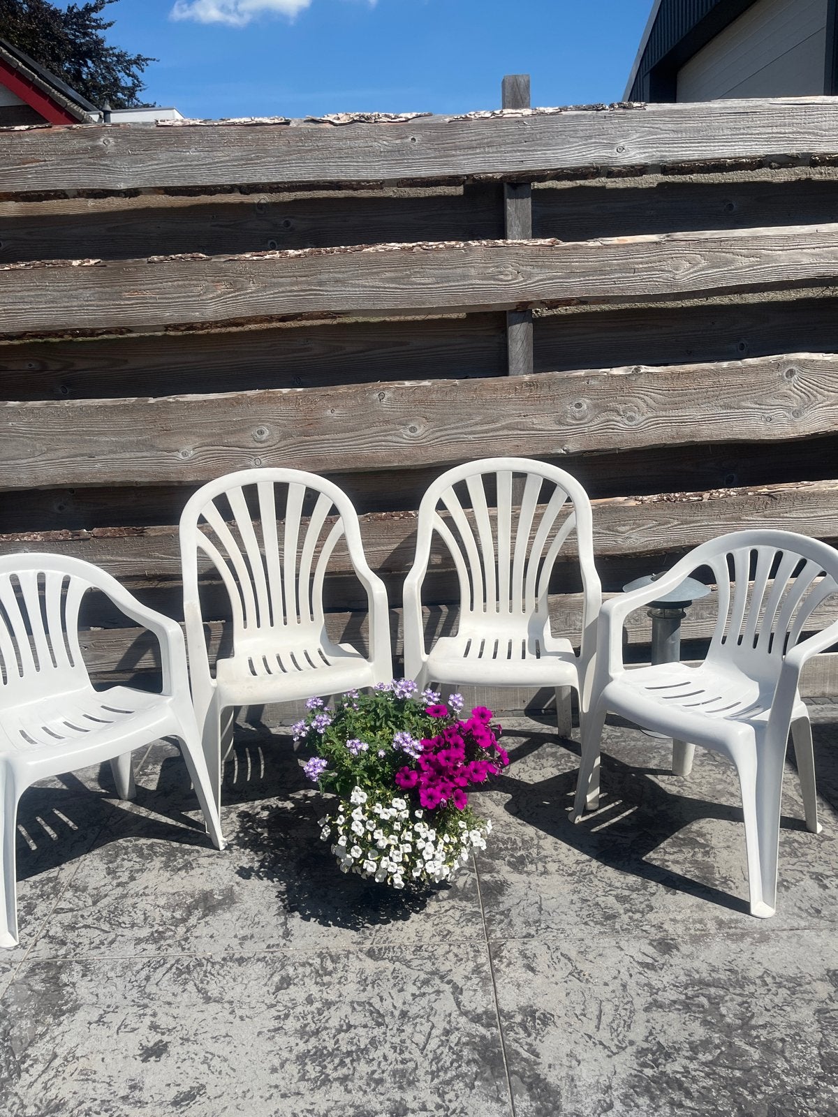 4 witte tuinstoelen - Kunststof, stapelbaar, Tuin en Terras, Ophalen, Gebruikt, Kunststof, Stapelbaar