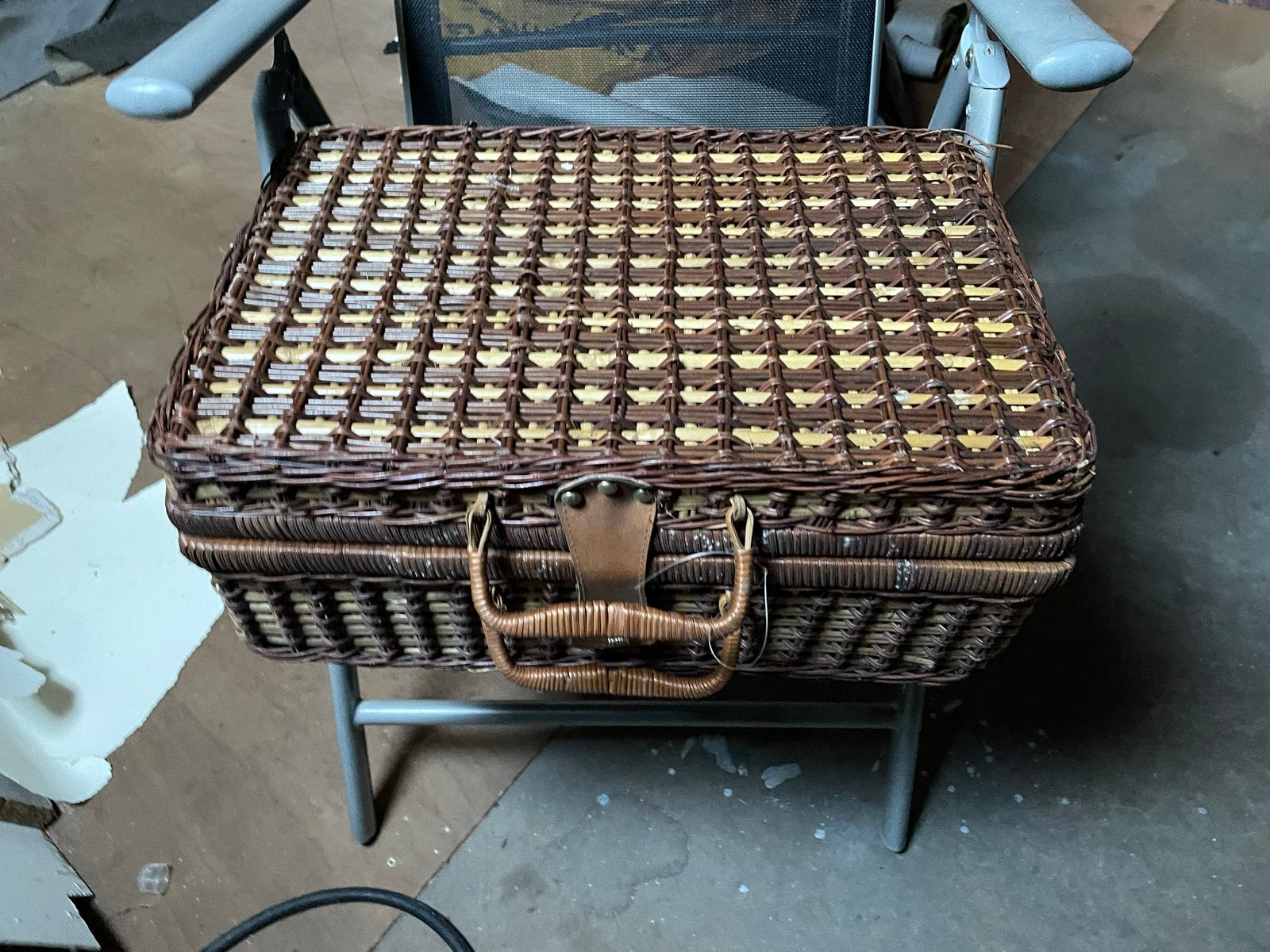 Nieuwe picknickmand compleet met servies en bestek, Hobby en Vrije tijd, Ophalen, Nieuw