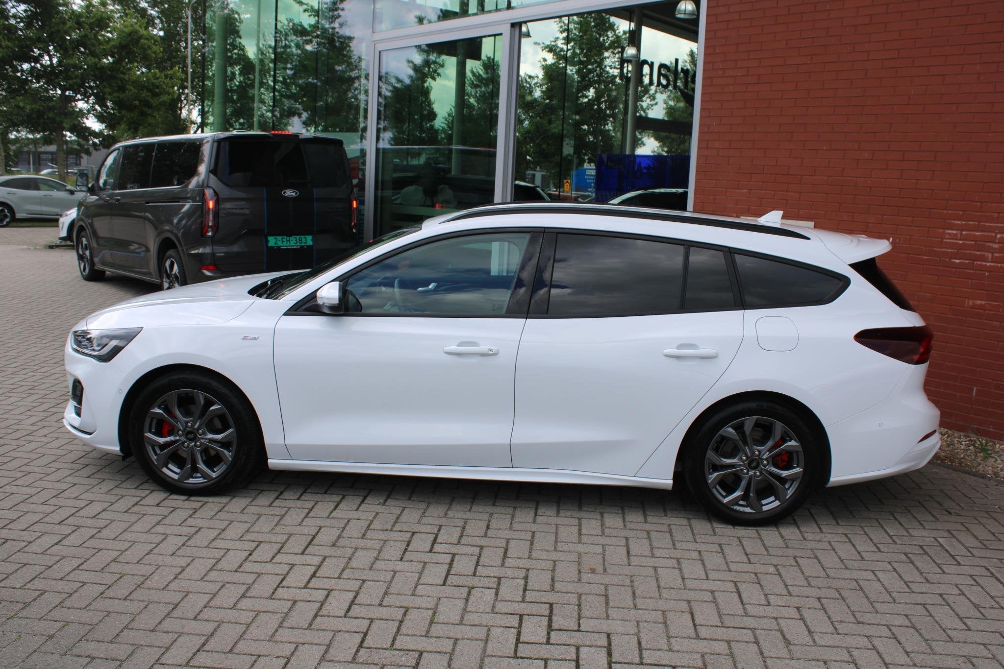 Ford Focus Wagon 1.0 EcoBoost Hybrid ST Line X | Automaat |, Stof, Gebruikt, Wit, Origineel Nederlands