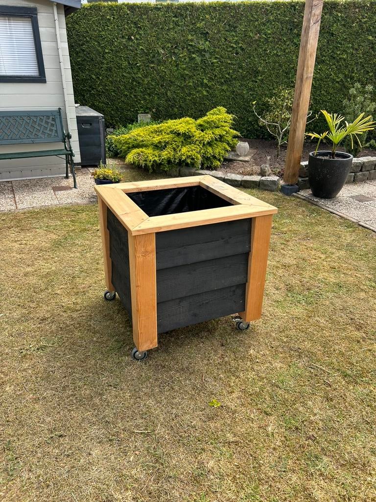 Nieuwe plantenbak, Ophalen, Vierkant, Zo goed als nieuw, Balkon