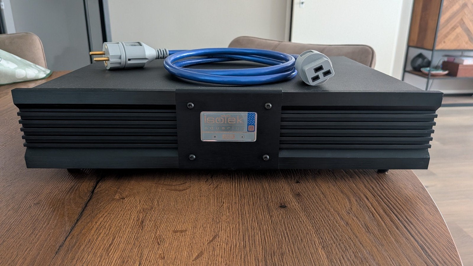 IsoTek Aquarius Evo 3 netfilter / stroomblok + Premier kabel, Ophalen, Zo goed als nieuw, Overige kabels