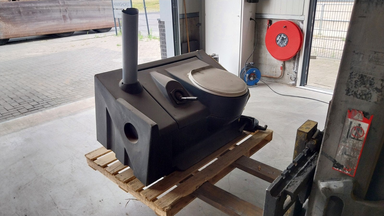 Compact mobiel toilet met afvoer en pomp, Ophalen, Gebruikt, Toilet