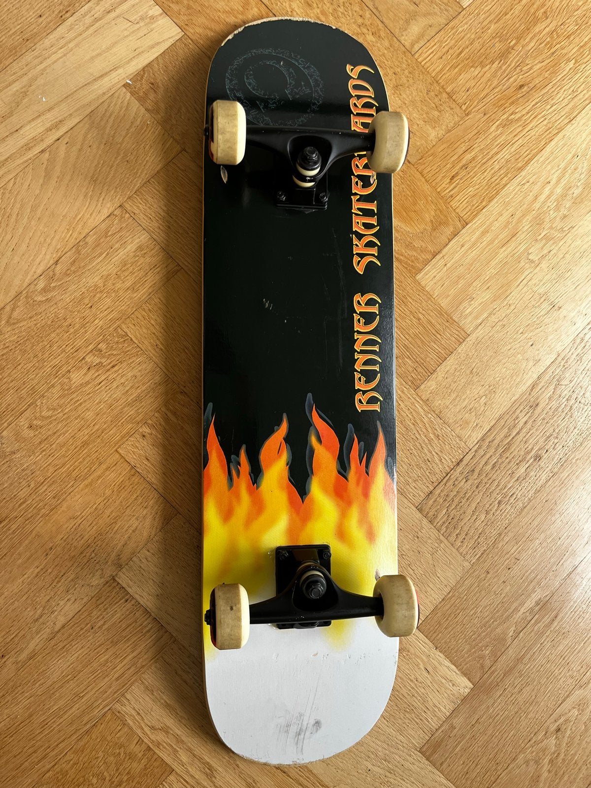 Skateboard met vlammen design - Beginner Skateboards, Ophalen, Zo goed als nieuw, Skateboard