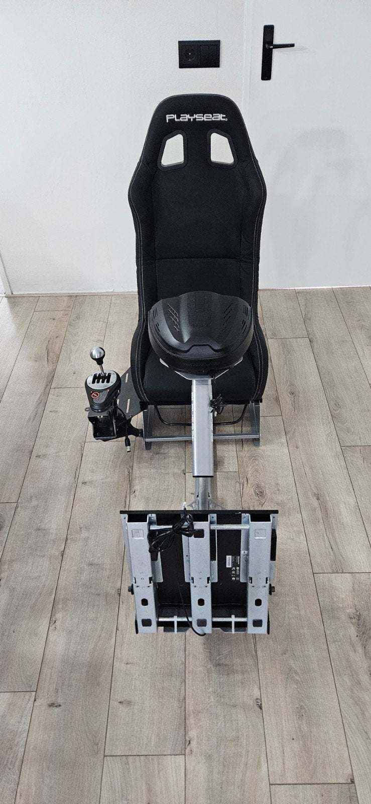 Foto 2 van Thrustmaster T300+TH8A shifter+T3PA Pro pedals+Playseat