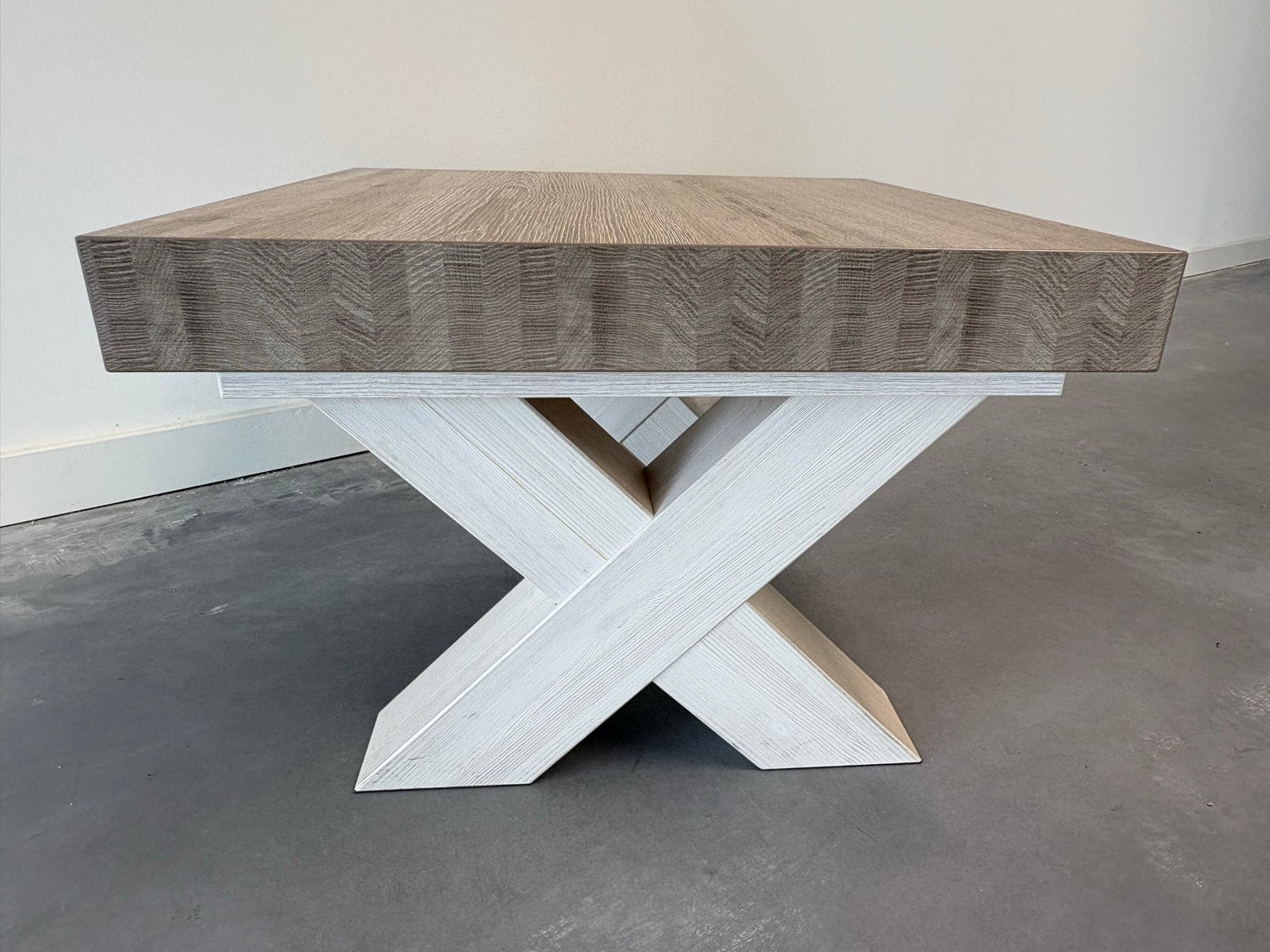 Landelijke salontafel | Eiken blad met witte poten, Huis en Inrichting, Tafels | Salontafels, Ophalen, Gebruikt, Landelijk modern