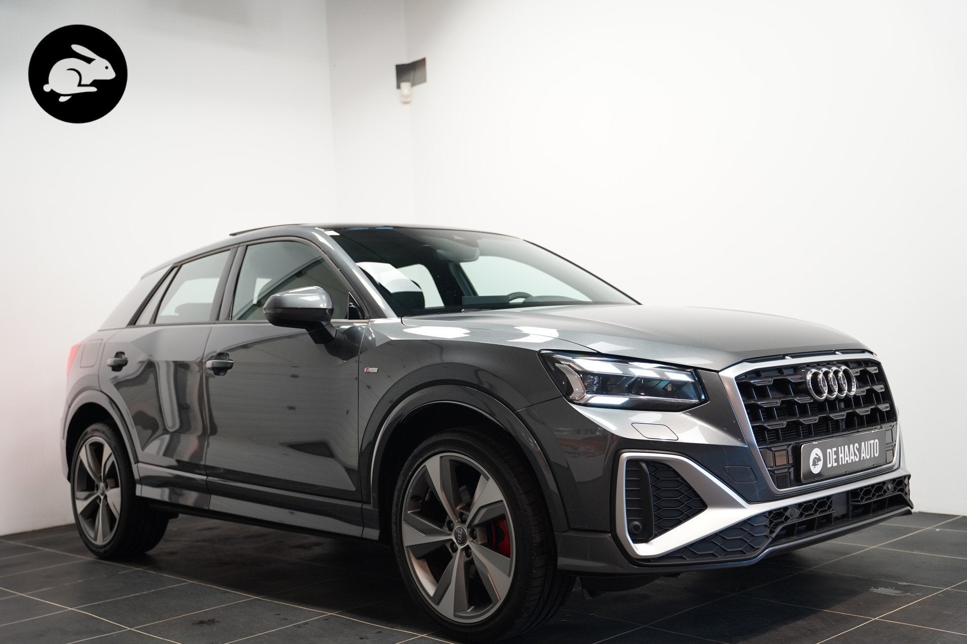 Audi Q2 35 TFSI S-Line|Pano dak|Trekhaak|Acc|Camera|19 inch, Dealer onderhouden, 150 pk, Leder en Stof, SUV of Terreinwagen