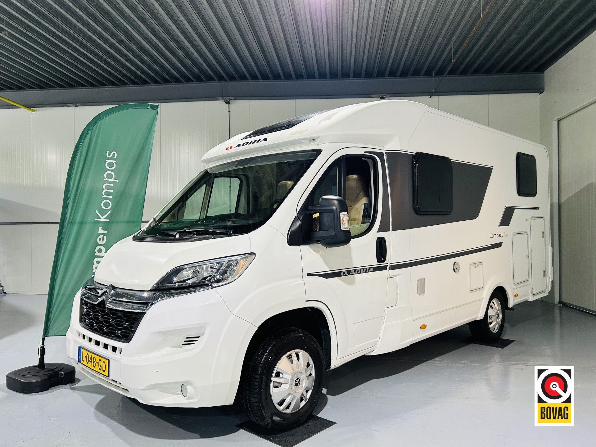 Adria COMPACT SL Axess, Gescheiden bedden (bj 2018), Ringverwarming, Airbags, 6 tot 7 meter, Bedrijf