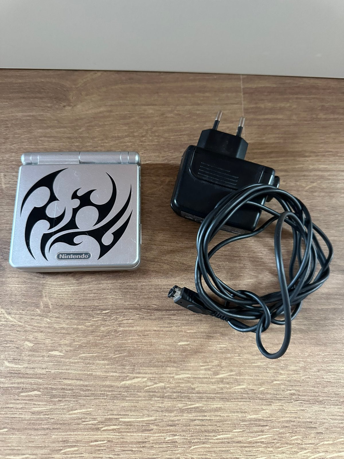 Gameboy Advance SP Tribal, Ophalen of Verzenden, Zo goed als nieuw, Game Boy Advance SP