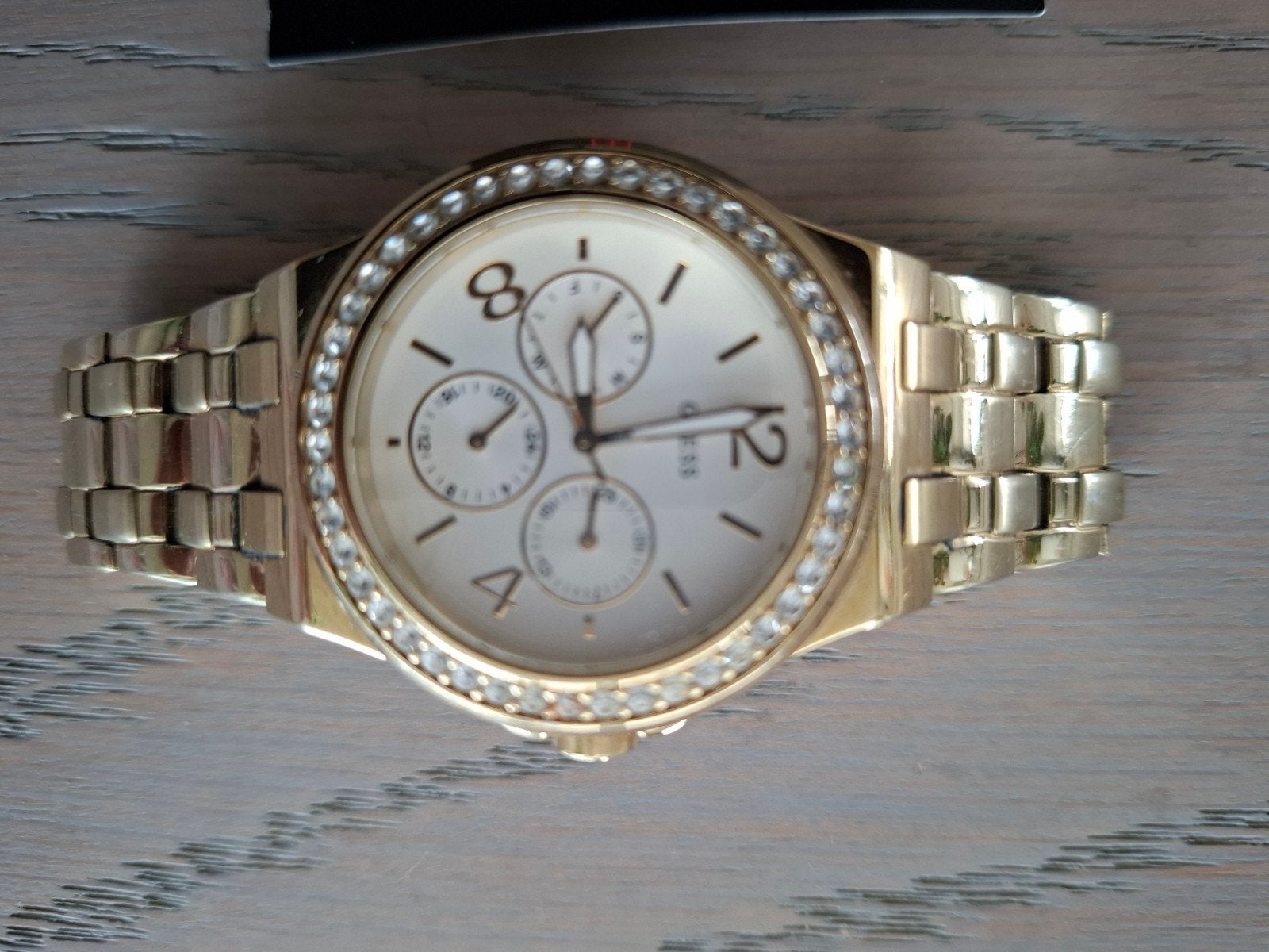 Gouden Guess dameshorloge met strass, Guess, Polshorloge, Ophalen of Verzenden, Zo goed als nieuw