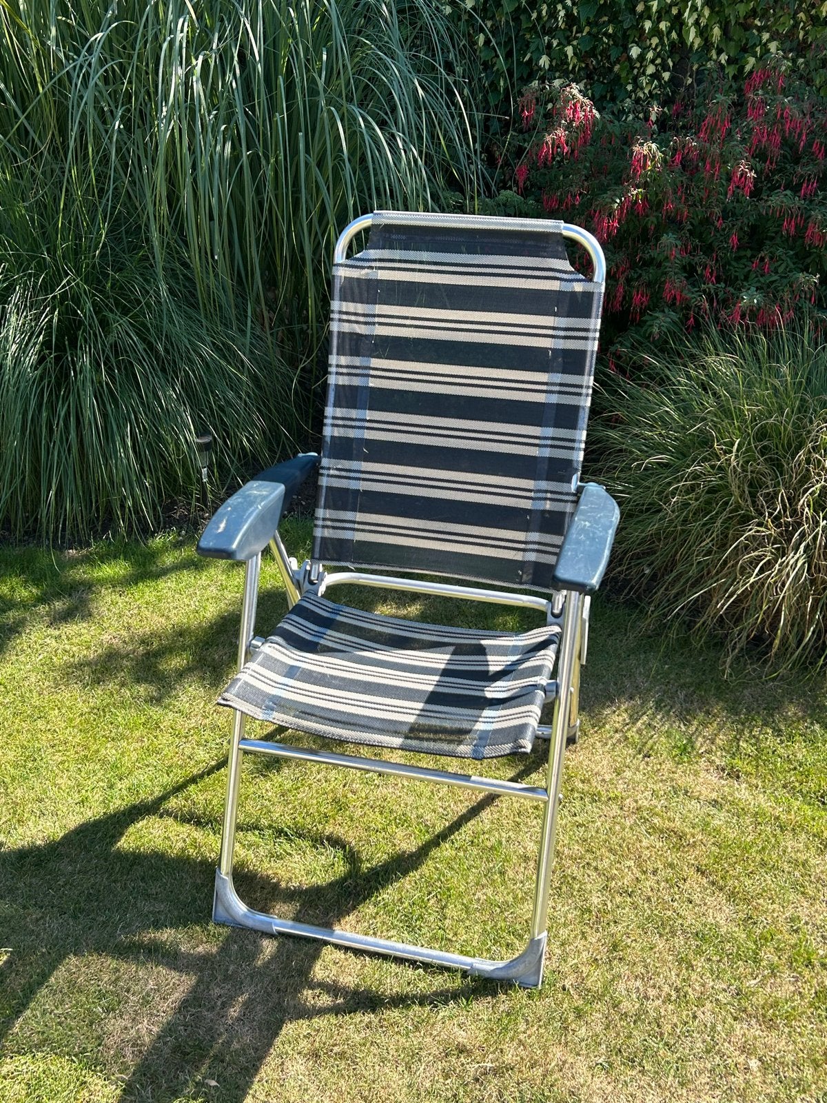 Verstelbare campingstoel met gebruikerssporen, Ophalen, Gebruikt