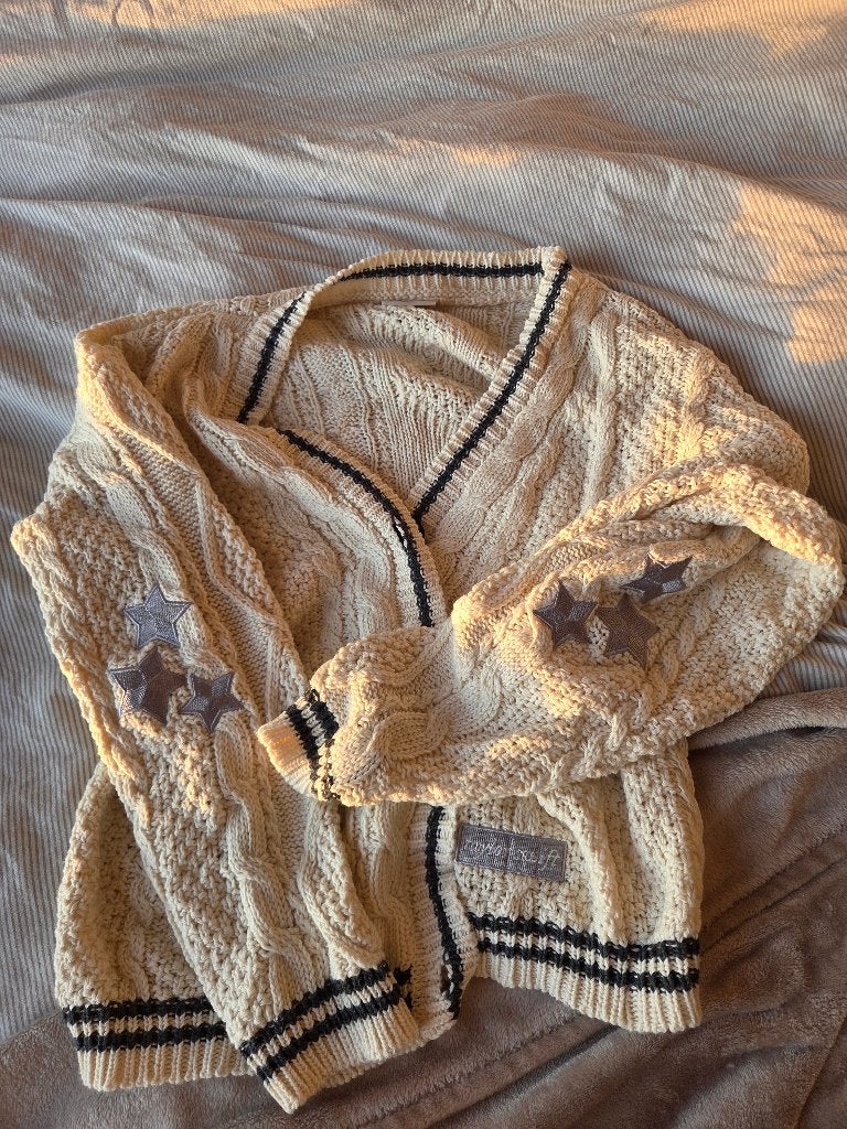Taylor Swift OG The Cardigan, Kleding | Dames, Truien en Vesten, Ophalen of Verzenden, Nieuw, Maat 42/44 (L), Beige