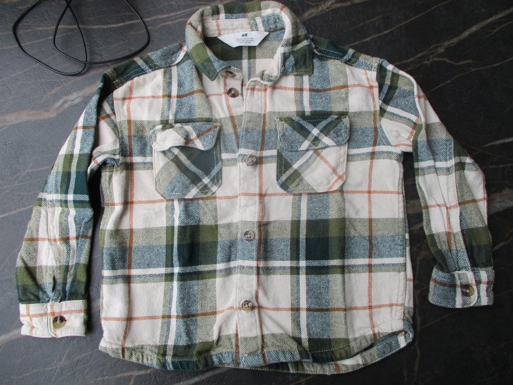Flanel overhemd groen beige geruit 116 H&M lange mouwen, Kinderen en Baby's, H&M, Overhemd of Blouse, Ophalen of Verzenden, Zo goed als nieuw