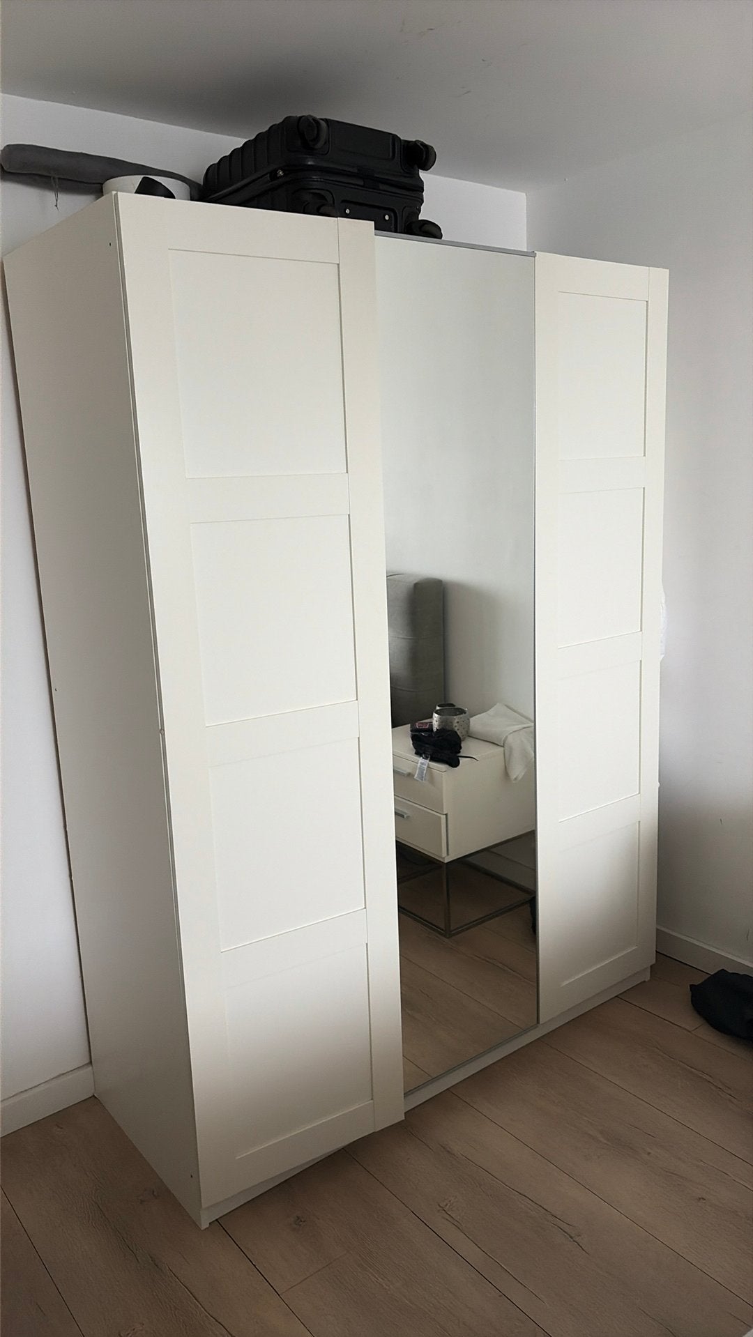 Gratis af te halen kleding kast, Huis en Inrichting, Kasten | Kledingkasten, Ophalen, Gebruikt, 50 tot 75 cm, 150 tot 200 cm