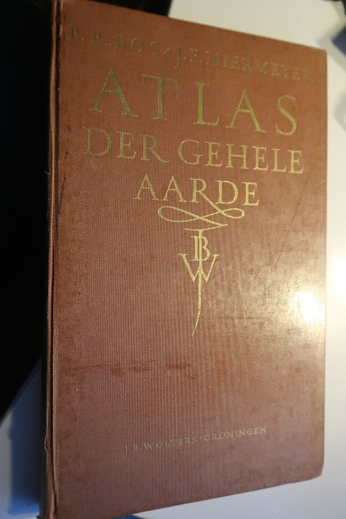 atlas-P.R.Bos/F.Niermeyer,atlas der gehele aarde-43e-1964, Boeken, Atlassen en Landkaarten, Gelezen, P.R.Bos/F.Niermeyer, Ophalen of Verzenden