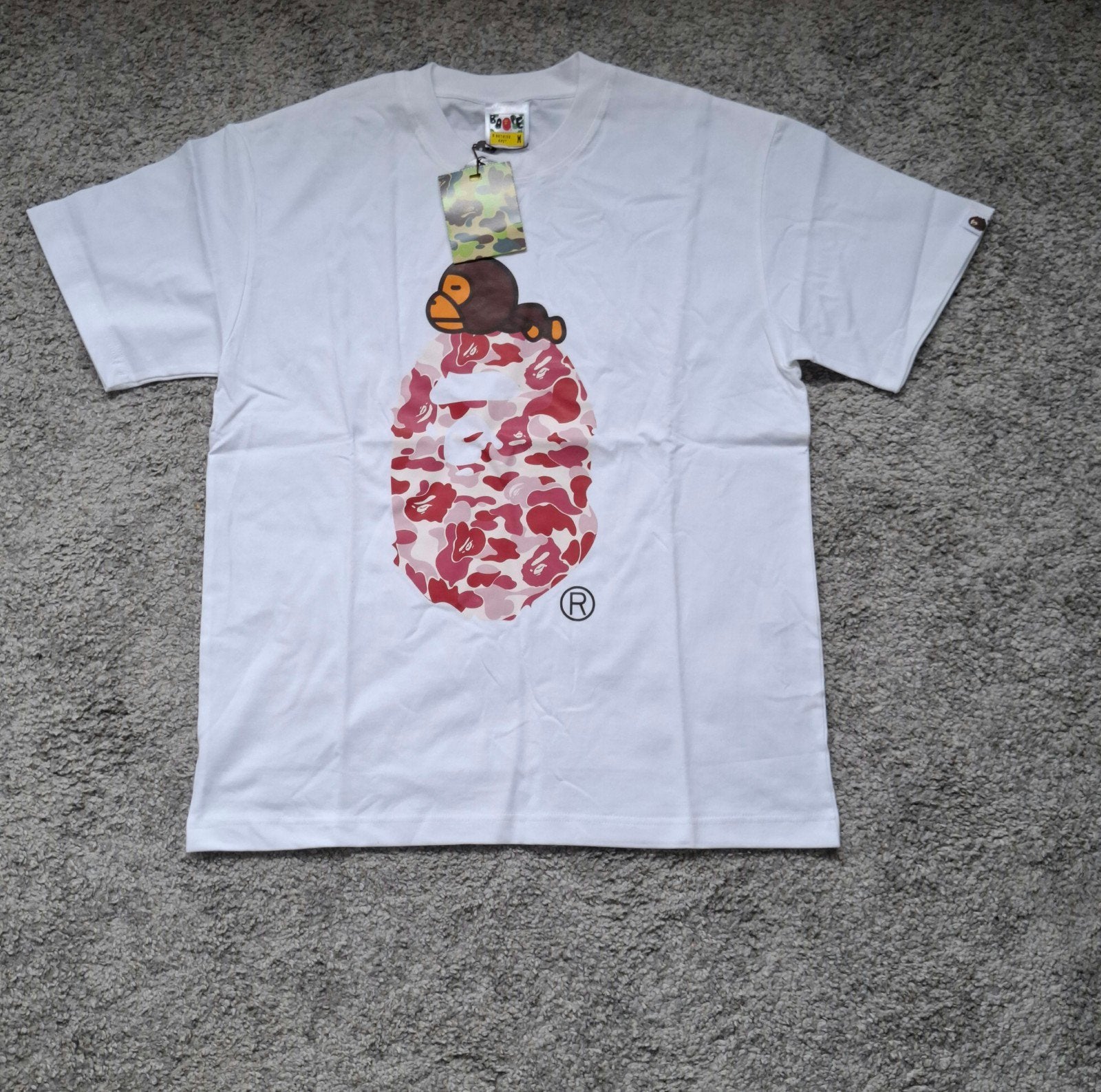 BAPE T-shirt - Wit met rood camo print, Maat 48/50 (M), Wit, Ophalen of Verzenden, Zo goed als nieuw