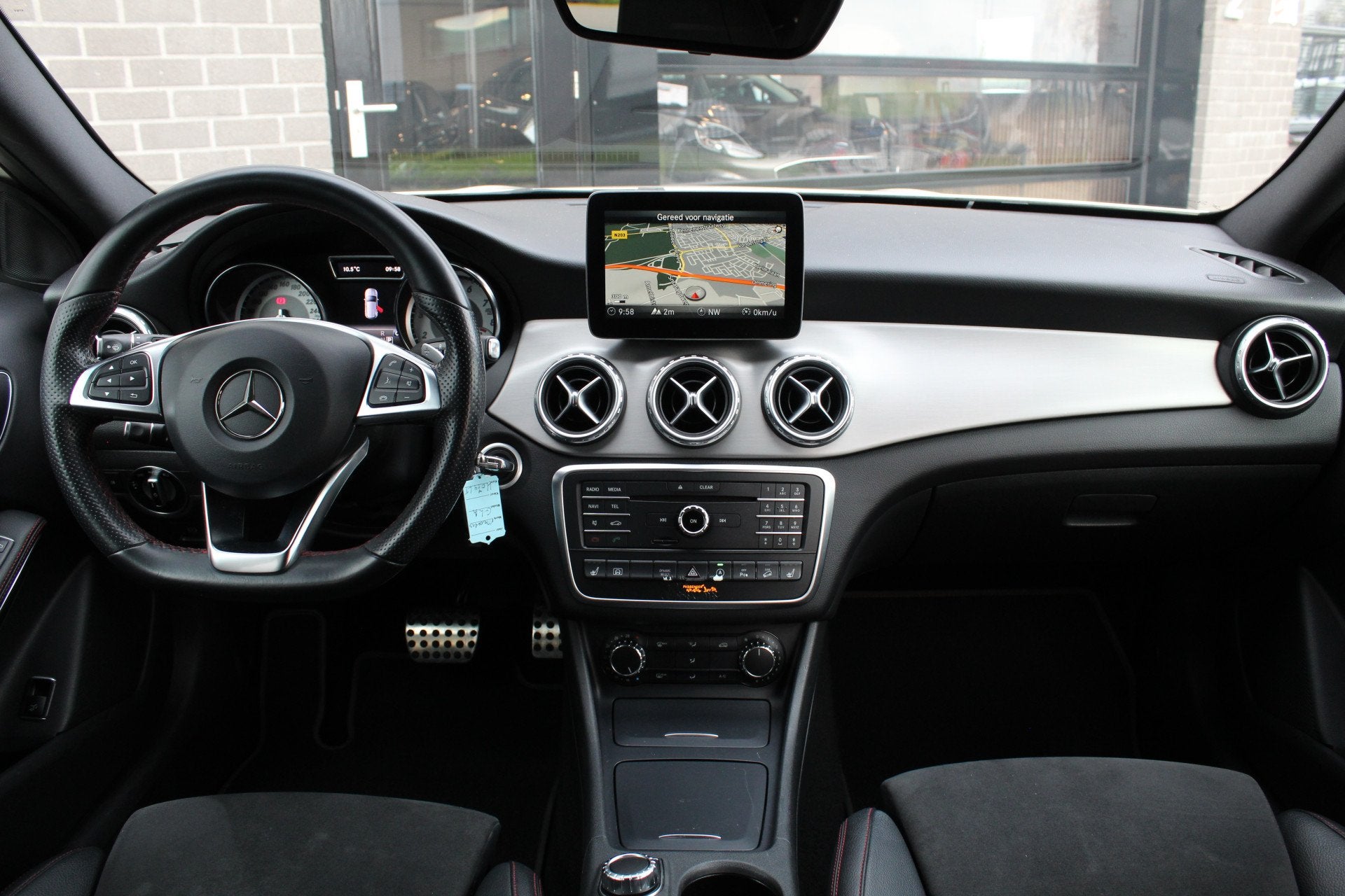 Mercedes-Benz GLA 250 4Matic AMG / Camera / Trekhaak / Xenon, Automaat, 15 km/l, 4 cilinders, Met garantie (alle)