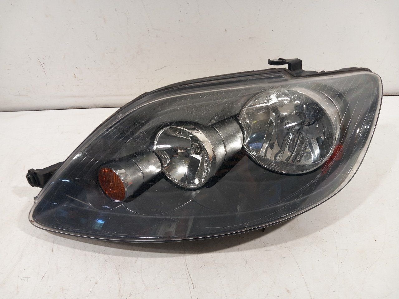 Koplamp links Volkswagen Golf, Auto-onderdelen, Verlichting, Onderdelen@venauto.nl, Van der Ven Autorecycling B.V., Gebruikt, Ettenseweg 76, 4706 PB Roosendaal, The Netherlands