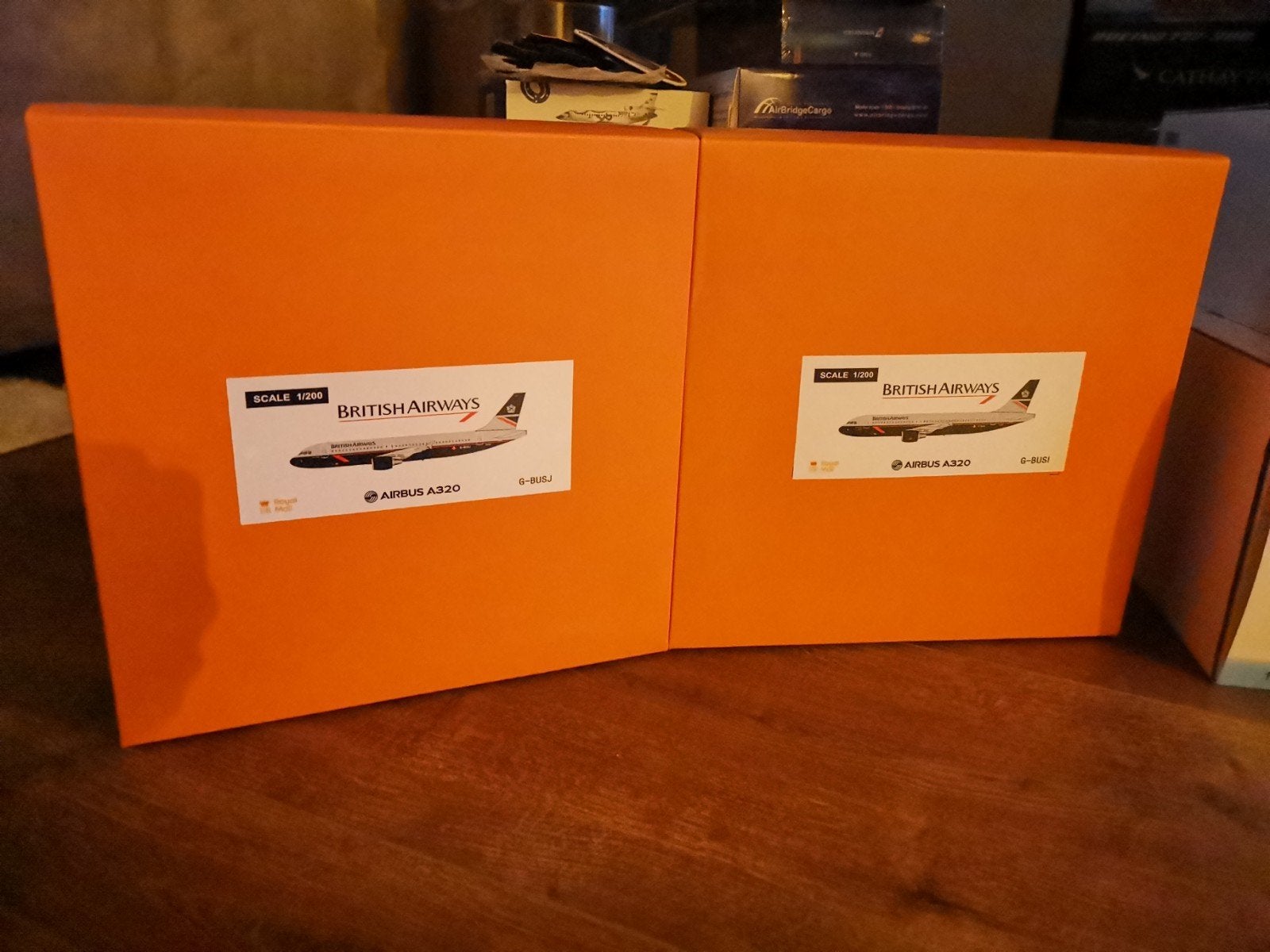 2x British Airways A320 Landor JC Wings 1:200 G-BUSJ, G-BUSI, Overige merken, 1:200 of kleiner, Nieuw, Ophalen of Verzenden