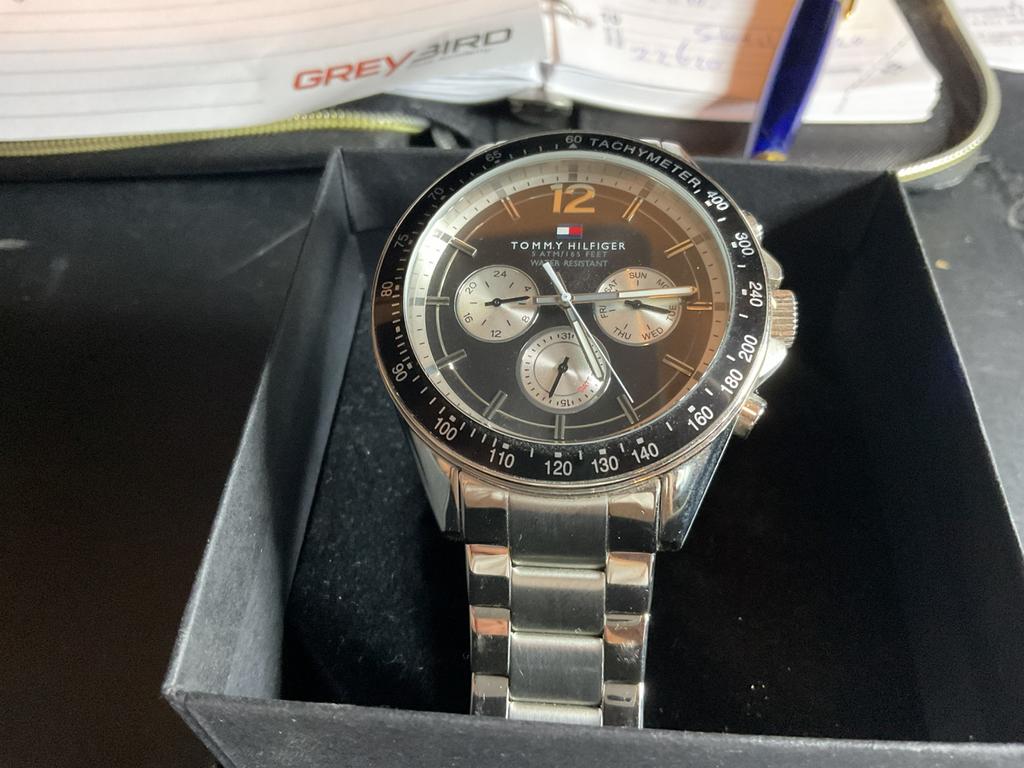 Horloge Tommy Hilfiger, Sieraden, Tassen en Uiterlijk, Ophalen of Verzenden, Zo goed als nieuw, Staal, Overige merken