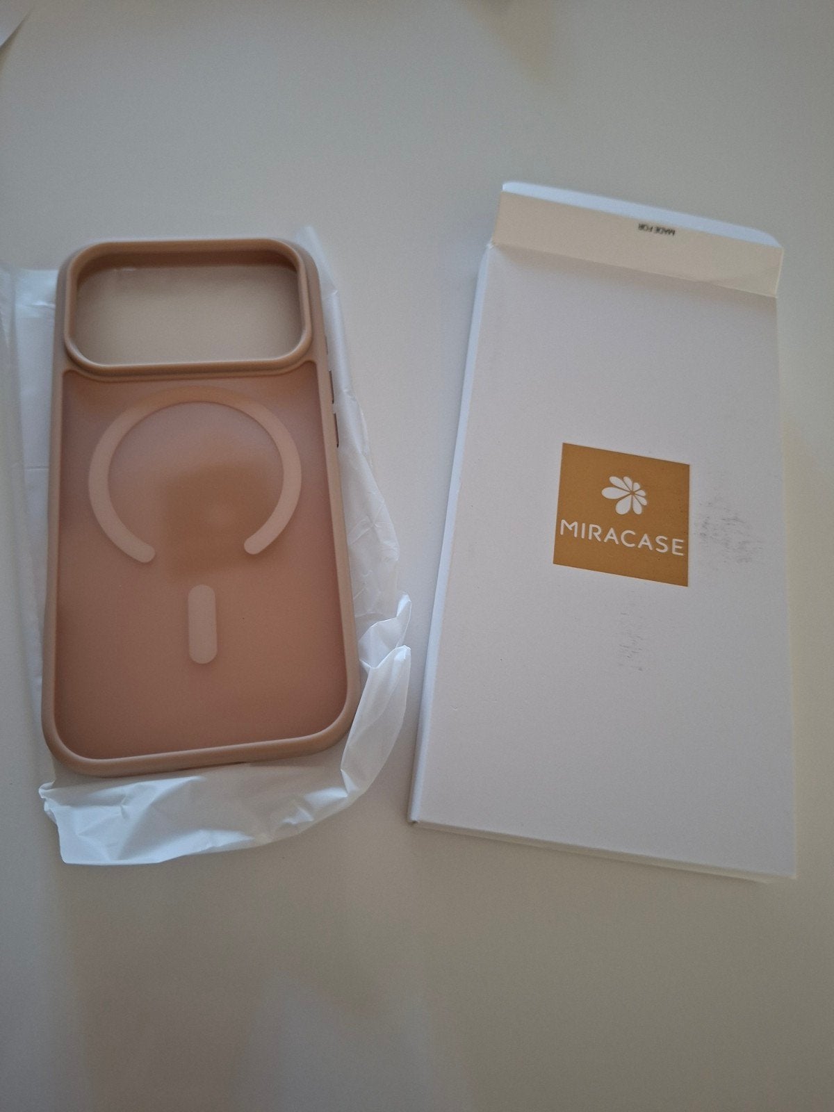 NIEUW iPhone 17 pro case matt-gold, Kunststof, IPhone 17, Overige merken, Nieuw