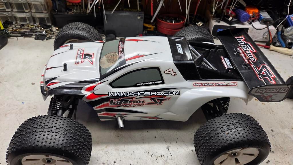 Te koop mooie kyocho inferno, Gebruikt, Ophalen of Verzenden, Auto onroad, Schaal 1:8