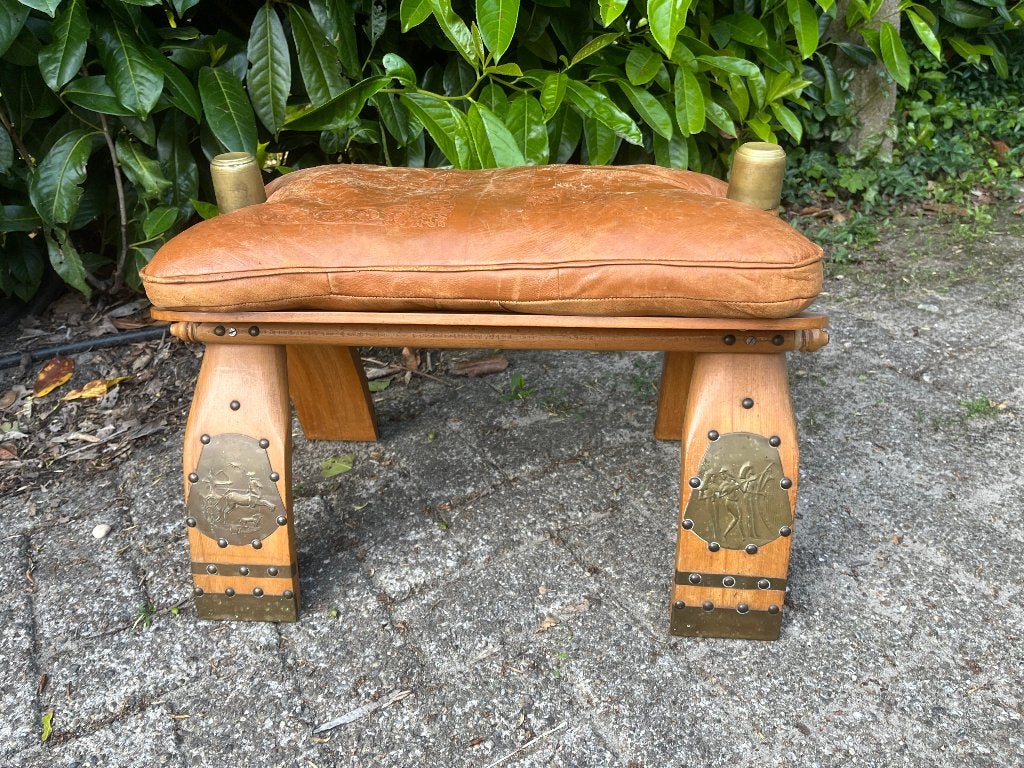 kamelen kruk echt leer voetenbank vintage kamelenkruk, Minder dan 50 cm, Gebruikt, Rond, Ophalen of Verzenden