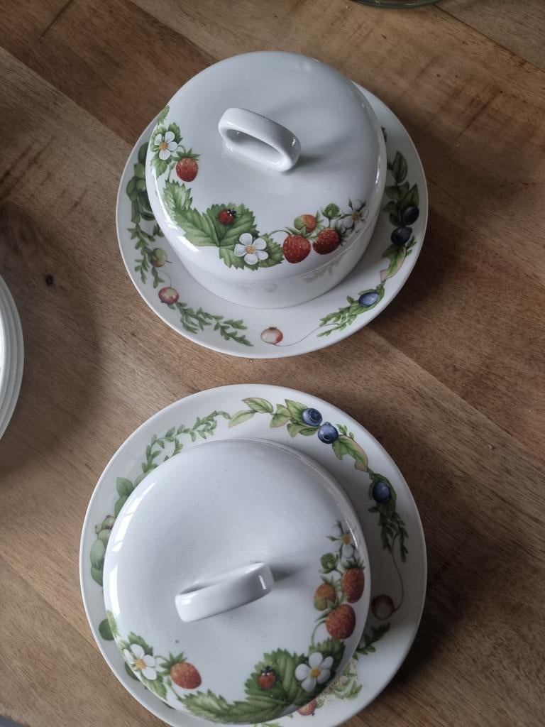 2 Marjolein Bastin botervloten met fruitdecoratie, Huis en Inrichting, Keuken | Servies, Ophalen