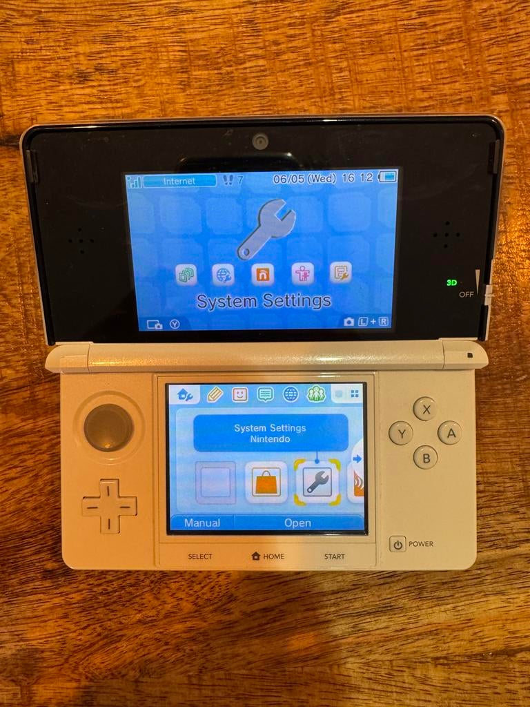 Nintendo 3DS Wit - Inclusief oplader, Ophalen of Verzenden, Gebruikt, Wit, 3DS