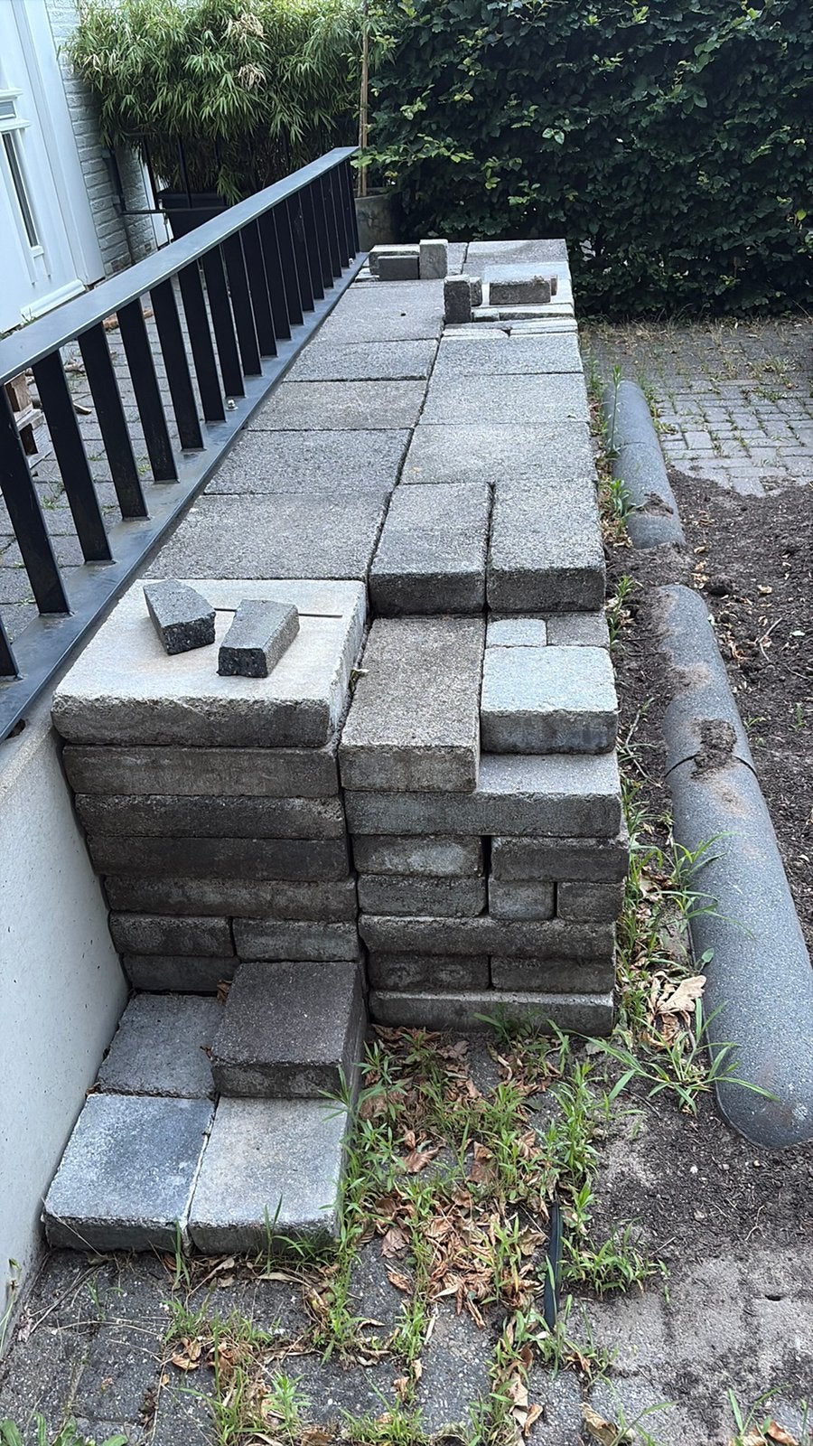Gratis - beton tegels circa 10m2, Tuin en Terras, Tegels en Klinkers, Ophalen, Zo goed als nieuw, Beton, Terrastegels