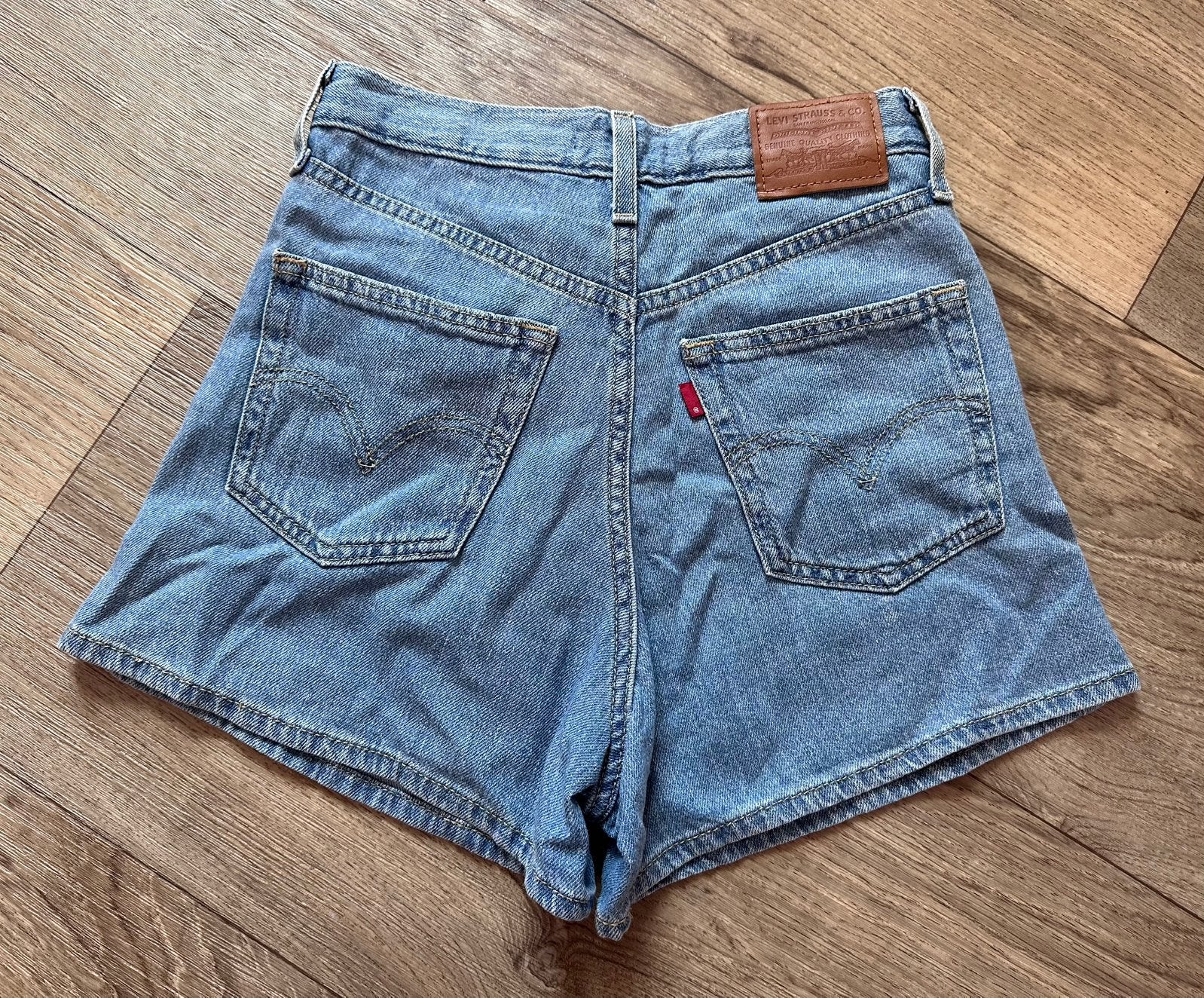 Mom shorts Levis high loose shorts W24 (XS/34), Ophalen of Verzenden, Gedragen, Blauw, W27 (confectie 34) of kleiner