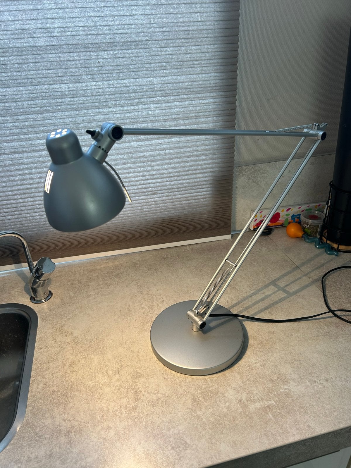 IKEA Bureaulamp/Tafellamp - Grijs, Verstelbaar, Ophalen, Bureaulamp, Gebruikt, Inclusief lichtbron