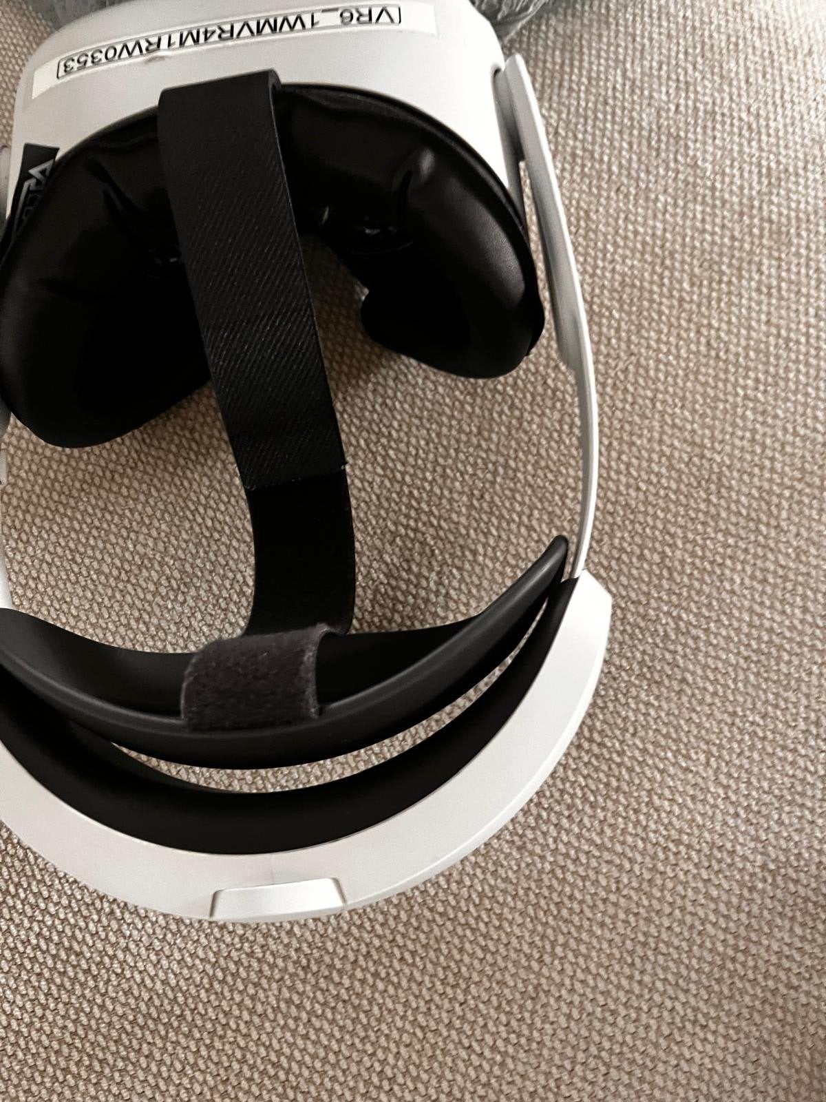 Oculus Quest 2 VR-bril met controllers, Ophalen of Verzenden, Gebruikt, VR-bril, Overige platformen